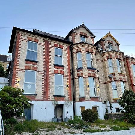 The Devonshire Villa イフラクーム エクステリア 写真