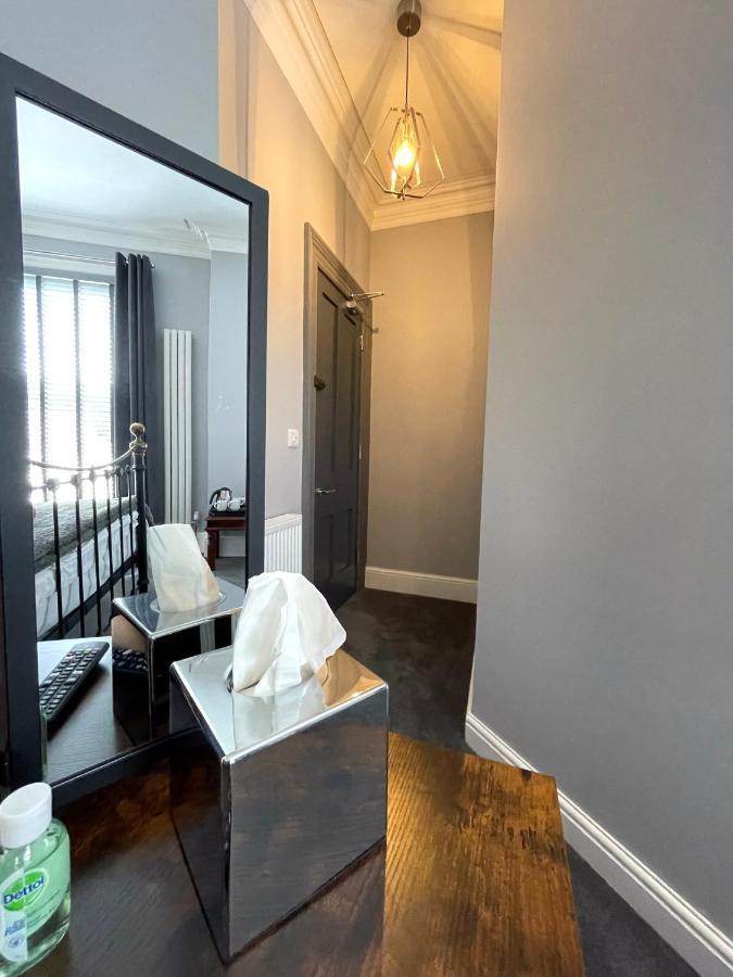 The Devonshire Villa イフラクーム エクステリア 写真