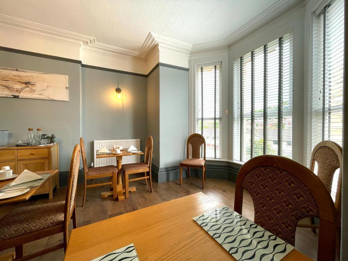 The Devonshire Villa イフラクーム エクステリア 写真