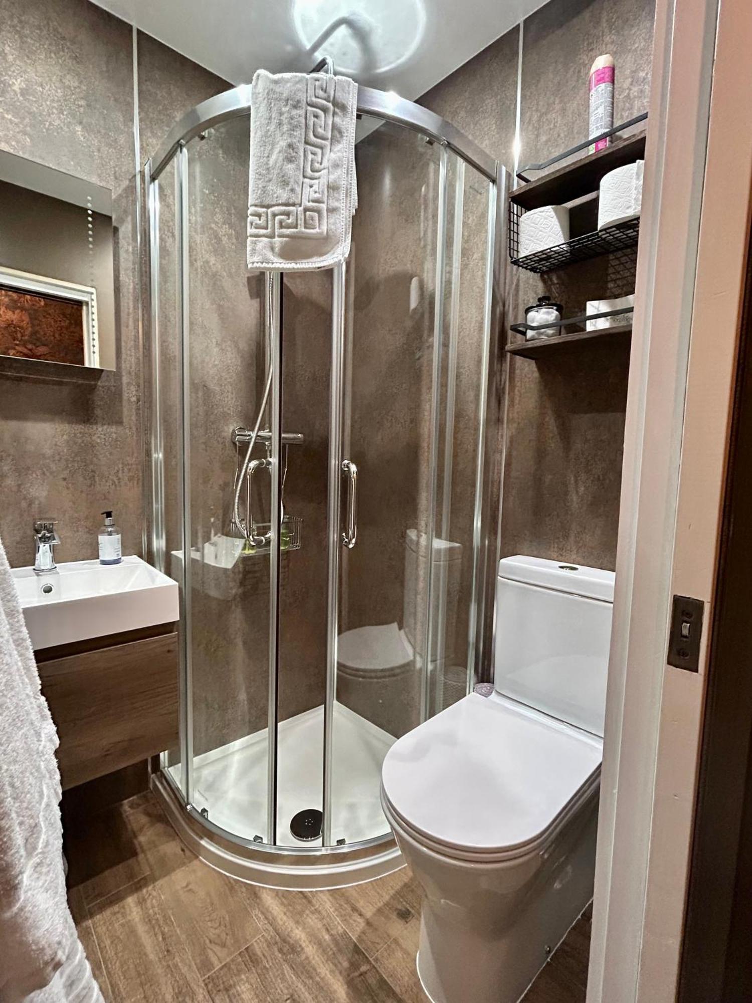 The Devonshire Villa イフラクーム エクステリア 写真